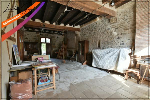 Maison de caractère « Maison du Pèlerin » avec vue sur la prieurale et jardin arboré – Souvigny (03210)