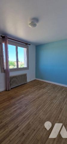 Maison à vendre à Saint-Jacques-de-Thouars (79100) en Deux-Sèvres (79)

À Saint-Jacques-de-Th...