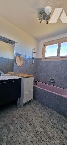 Maison à vendre à Saint-Jacques-de-Thouars (79100) en Deux-Sèvres (79)

À Saint-Jacques-de-Th...