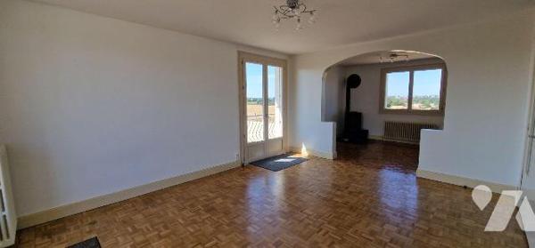 Maison à vendre à Saint-Jacques-de-Thouars (79100) en Deux-Sèvres (79)

À Saint-Jacques-de-Th...