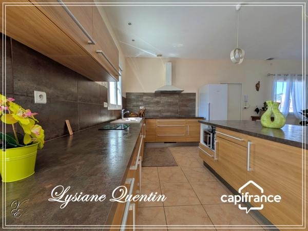 PROCHE NARBONNE, MAGNIFIQUE VILLA DE PLAIN-PIED D'ENVIRON 134 M² AVEC GARAGE DE 40M²