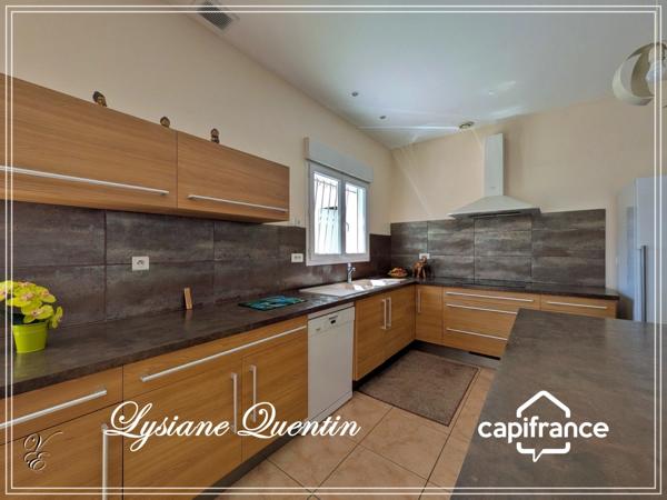 PROCHE NARBONNE, MAGNIFIQUE VILLA DE PLAIN-PIED D'ENVIRON 134 M² AVEC GARAGE DE 40M²