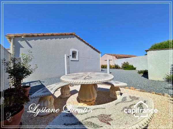 PROCHE NARBONNE, MAGNIFIQUE VILLA DE PLAIN-PIED D'ENVIRON 134 M² AVEC GARAGE DE 40M²