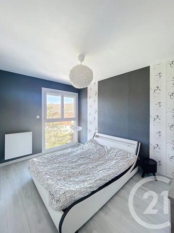 Appartement F5 à vendre  5 pièces - 93,21 m 2   CLERMONT FERRAND  - 63