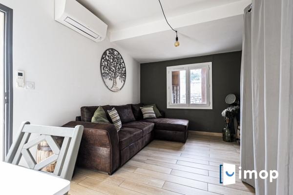 Jolie maison de ville avec cour divisée en 2 appartements