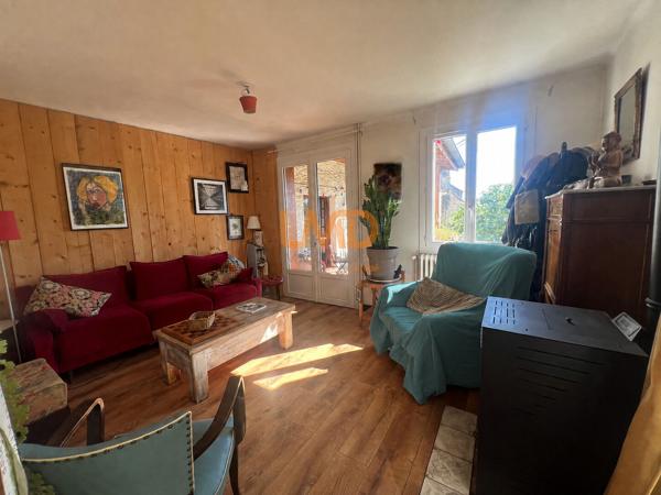 Maison de village en pierre – Fort potentiel – Centre village
