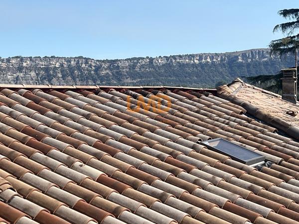 Maison de village en pierre – Fort potentiel – Centre village