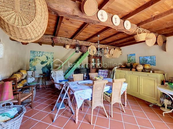 Située dans un village perché de la Lomagne gersoise cette magnifique maison en pierre est un exemple typique de l'architecture vernaculaire locale. Les propriétaires ont porté un soin particulier pour ce bien tant à la rénovation qu'a son entretien courant. La propriété se compose d'une partie habitable d'une superficie de 181m2, de dépendances d'une surface totale de 127m2, ainsi qu'un grand garage..Le terrain piscinable d'une superficie de plus d'un hectare possède deux puits.
Dès l'entrée on ressent le côté cossu et confortable de la maison. Elle dessert au rez-de-chaussée, deux salons, une salle-à-manger, une cuisine, un coin repas, une salle de bain et une une salle d'eau et des toilettes. Une belle véranda aménagée offre une vue dégagée sur la campagne environnante.
À l'étage on trouve 3 chambres, un bureau, des toilettes, un grand dressing,...
Pour la partie technique, la maison est chauffée par une chaudière au fuel récente. Elle est en partie équipée d'une climatisation. On note la présence 2 cheminées. Elle est raccordée au tout-à-l'égout.
Pour la sécurité la maison est équipée d'une alarme.
Enfin la propriété dispose d'équipements et d'installations techniques de marques haut de gamme.
La taxe foncière est de 1900€.