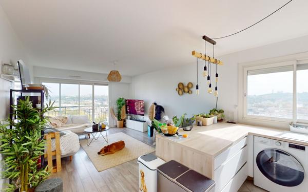 Appartement à vendre    4 pièces • 80,76 m2 Lyon 9