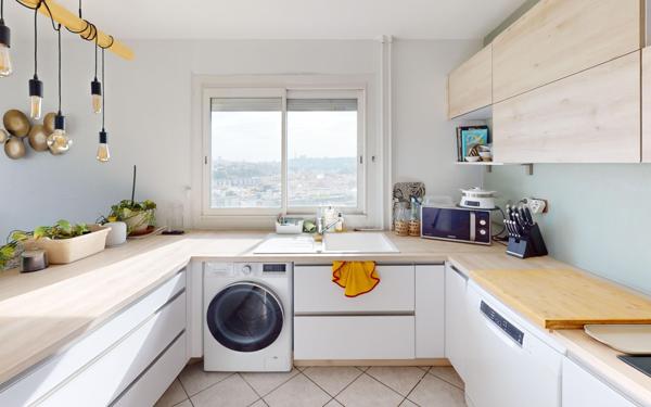 Appartement à vendre    4 pièces • 80,76 m2 Lyon 9