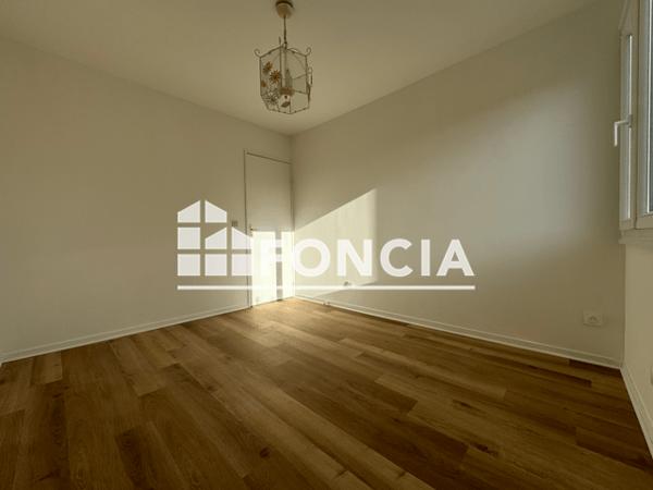 Location Maison 4 pièces 77 m² - 52 RUE DES TISSERANDS Allonnes 72700
