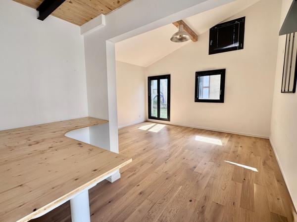 Appartement
         3 pièces
        - 64 m² 299 000 € *
