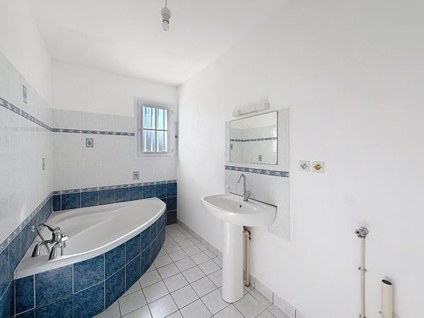 Maison Vivy 4 pièce(s) 108.07 m2