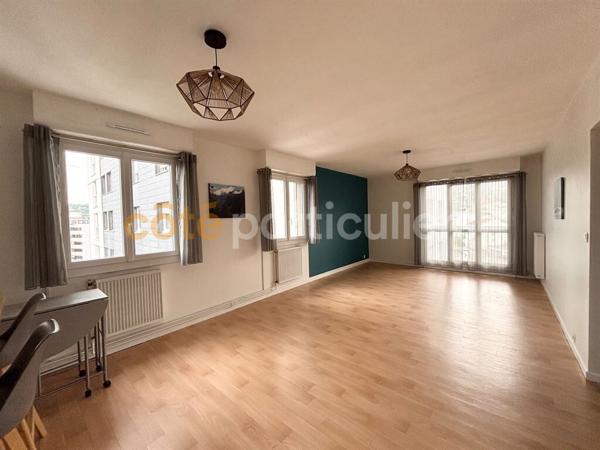 Location
                Appartement81,11 m² - 3 Pièces -
                    CLERMONT FERRAND (63000)