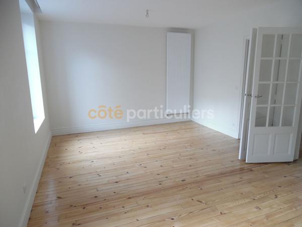 Location
                Appartement81,11 m² - 3 Pièces -
                    CLERMONT FERRAND (63000)