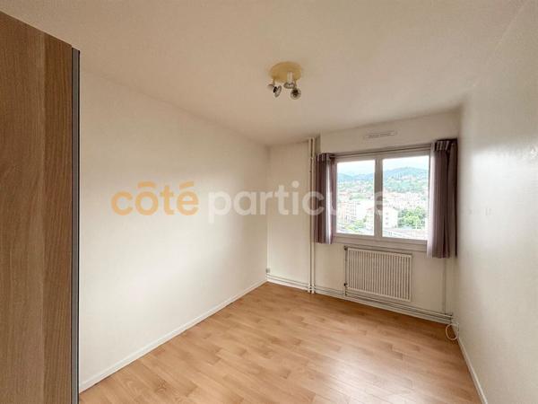 Location
                Appartement81,11 m² - 3 Pièces -
                    CLERMONT FERRAND (63000)
