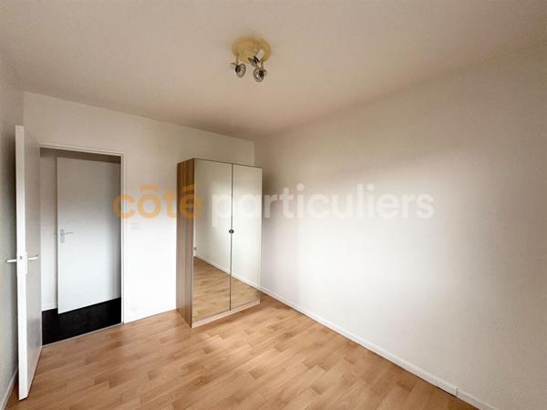 Location
                Appartement81,11 m² - 3 Pièces -
                    CLERMONT FERRAND (63000)