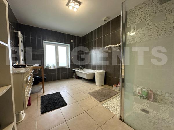 maison/villa 5 pièce(s) 200 m2