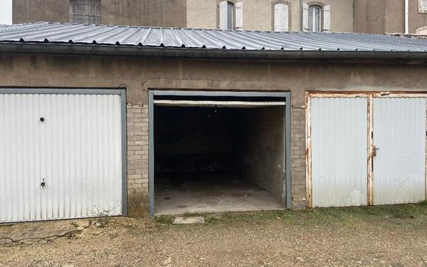 Stationnement à louer    Nancy