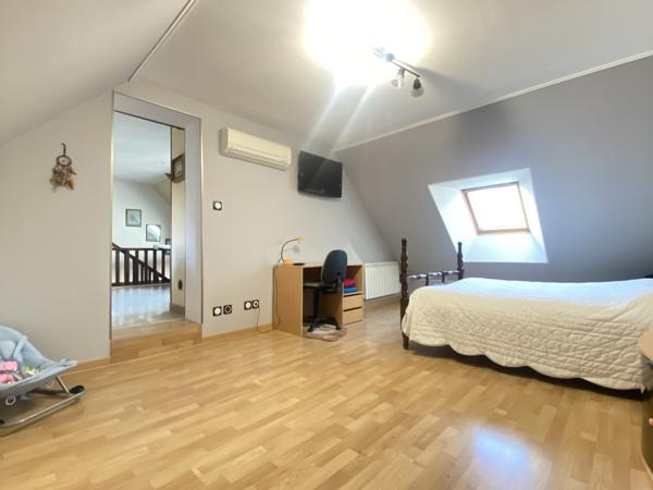 Houdan (78550) Propriété 6 pièces de 220m² sur 3790m² clos dans un secteur recherché