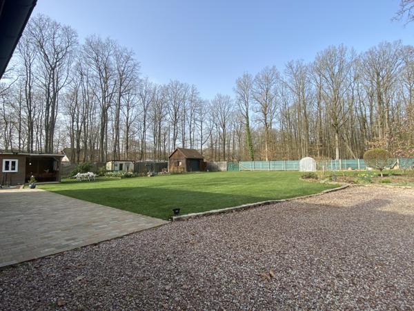 Houdan (78550) Propriété 6 pièces de 220m² sur 3790m² clos dans un secteur recherché