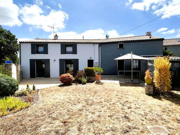 SAINT FULGENT Maison avec beaux volumes