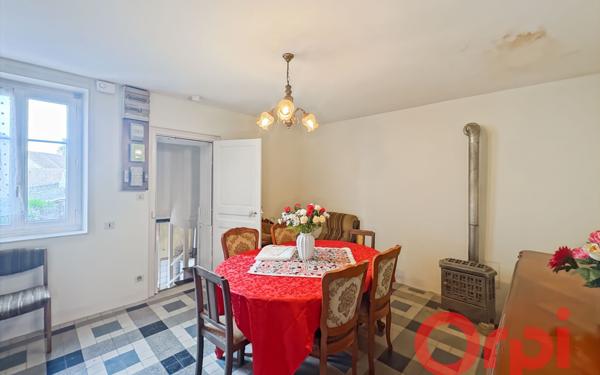 Maison à vendre    2 pièces •  Bruère-Allichamps