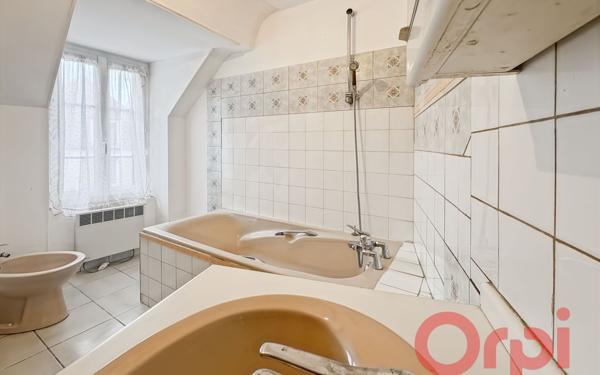 Maison à vendre    2 pièces •  Bruère-Allichamps