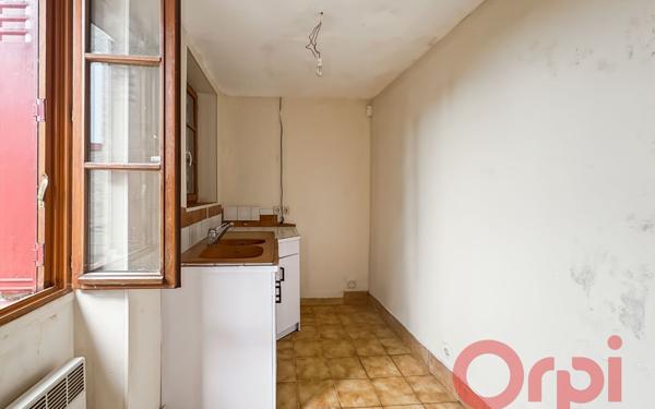 Maison à vendre    2 pièces •  Bruère-Allichamps