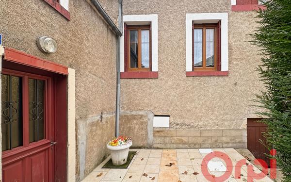 Maison à vendre    2 pièces •  Bruère-Allichamps