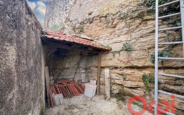 Maison à vendre    2 pièces •  Bruère-Allichamps