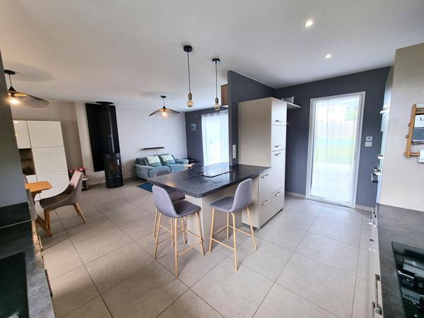 Maison contemporaine à vendre à Clohars Carnoët - 4 chambres, jardin, garage double