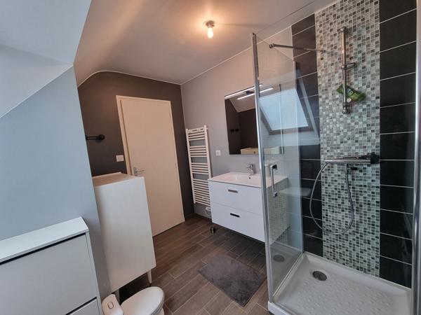 Maison contemporaine à vendre à Clohars Carnoët - 4 chambres, jardin, garage double
