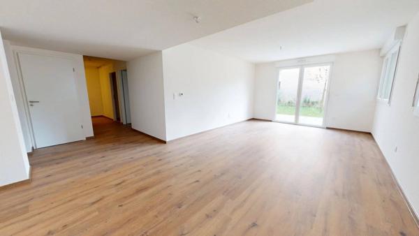 Grand F4 neuf en rez-de-jardin avec 200 m² de jardin et cave