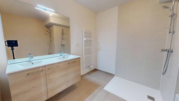 Grand F4 neuf en rez-de-jardin avec 200 m² de jardin et cave