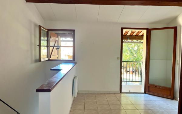 Appartement à louer    2 pièces •  Viols-en-Laval