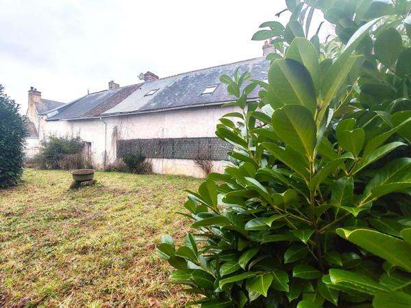 Maison de bourg à rénover, à 8 minutes de Baugé.