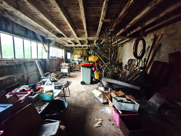 Maison de bourg à rénover, à 8 minutes de Baugé.