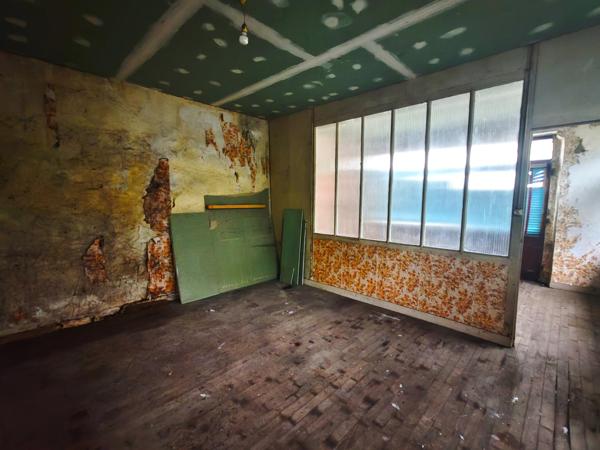 Maison de bourg à rénover, à 8 minutes de Baugé.