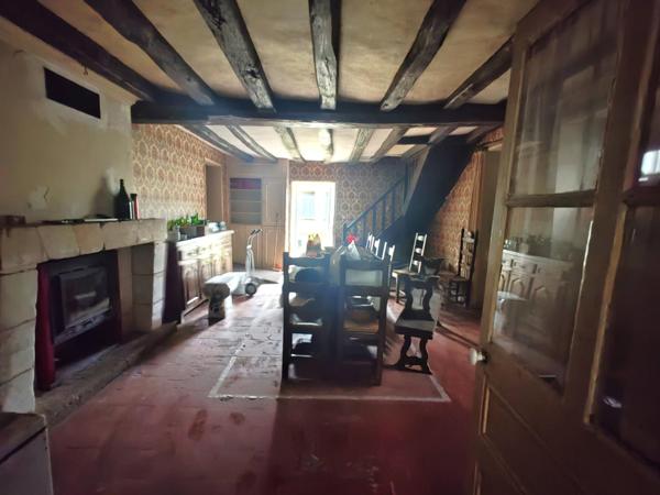 Maison de bourg à rénover, à 8 minutes de Baugé.
