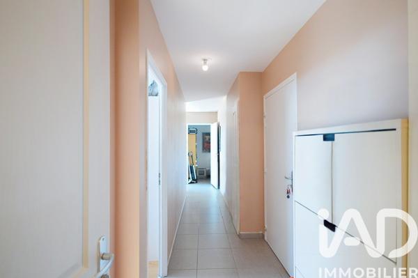 Appartement à vendre 3 pièces 70 m² Saint-Genis-Pouilly