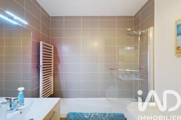 Appartement à vendre 3 pièces 70 m² Saint-Genis-Pouilly