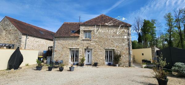 MAISON EN PIERRE AVEC DEPENDANCE AMENAGEE