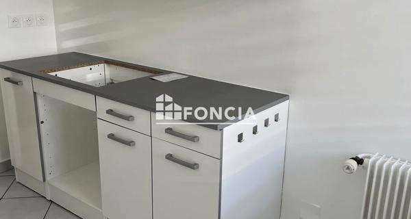 Location Appartement 3 pièces 74.11 m² - Paris 75015