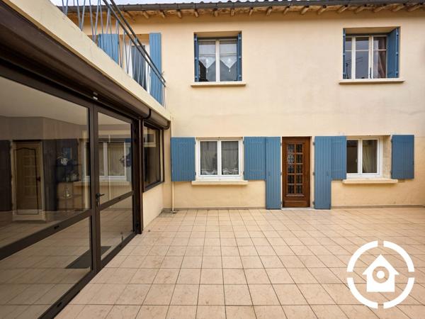 Maison familiale 4 chambres + dépendance et cour