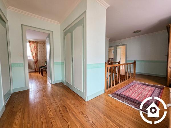 Maison familiale 4 chambres + dépendance et cour