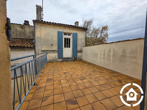 Maison familiale 4 chambres + dépendance et cour