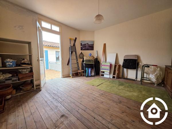 Maison familiale 4 chambres + dépendance et cour