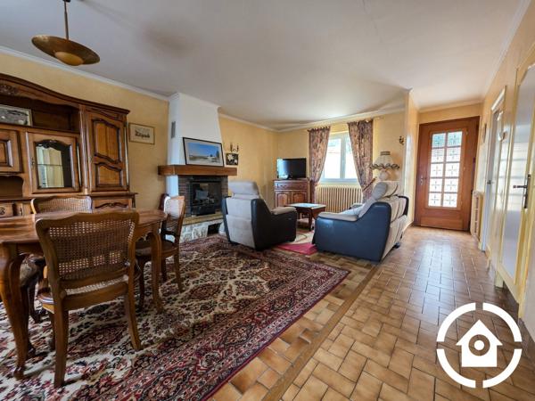 Maison familiale 4 chambres + dépendance et cour