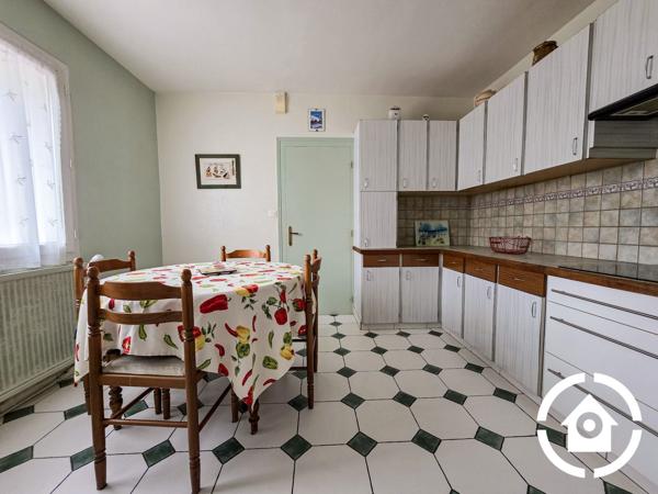 Maison familiale 4 chambres + dépendance et cour